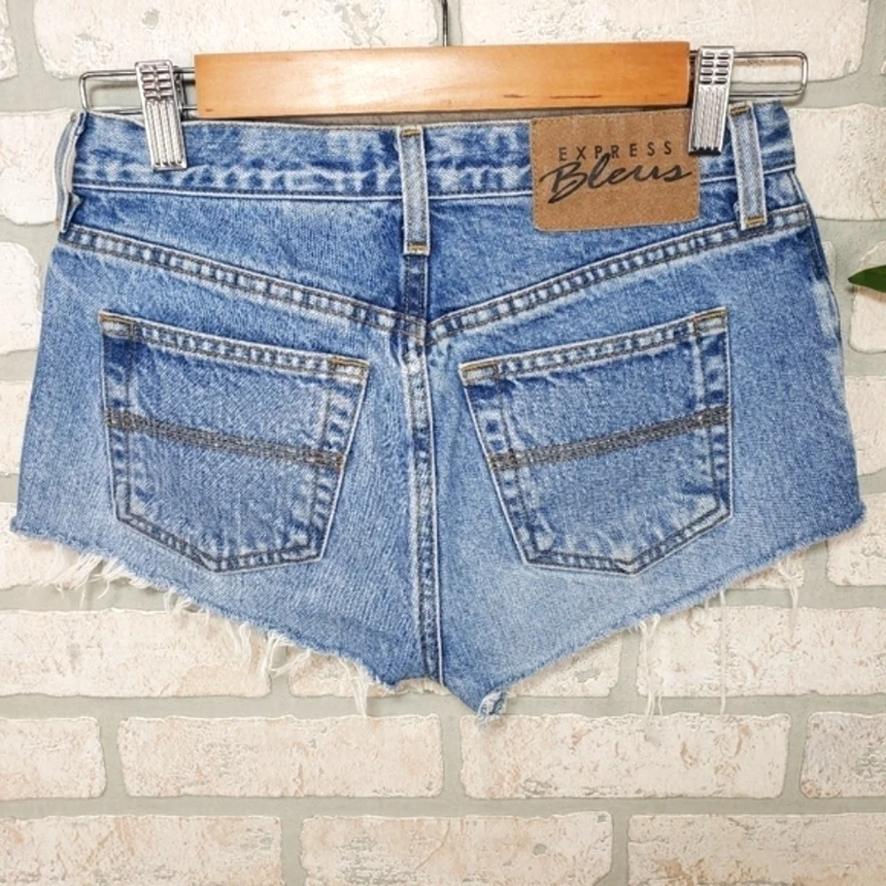 EXPRESS BLEUS Extreme Flare Jean Shorts Size 3/4 S